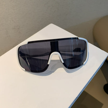 "Lunettes de Soleil Sportive Unisexe - Protection UV et Style Éclatant"